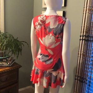 Frank Lyman coral and grey flirty tunic